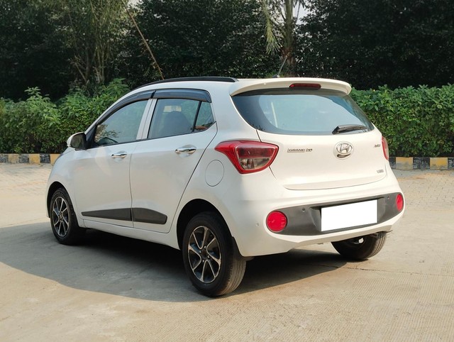 Hyundai Grand i10 1.2 CRDi Asta Second-hand 2017 Hyundai Grand i10 1.2 CRDi Asta for sale in Faridabad-3
