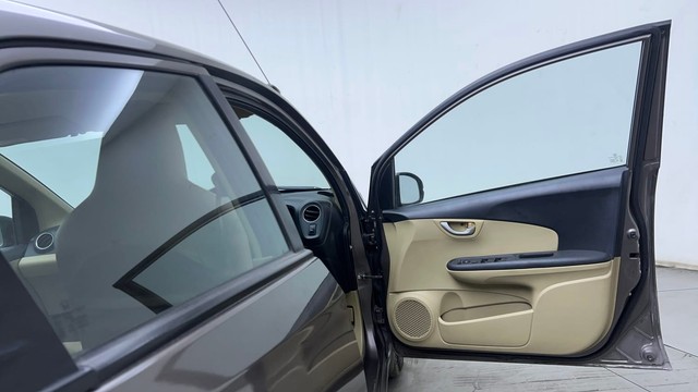 Second-hand 2015 Honda Brio VX AT for sale in Hyderabad-16