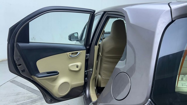 Second-hand 2015 Honda Brio VX AT for sale in Hyderabad-32