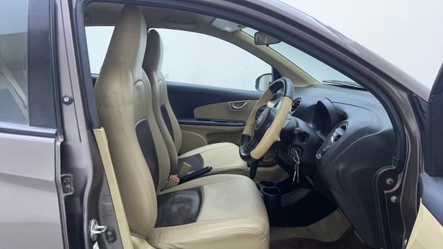 Second-hand 2015 Honda Brio VX AT for sale in Hyderabad-15