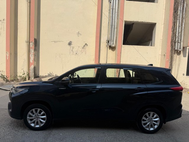 Second-hand 2024 Toyota Innova Hycross VX 7STR Hybrid for sale in New Delhi-4