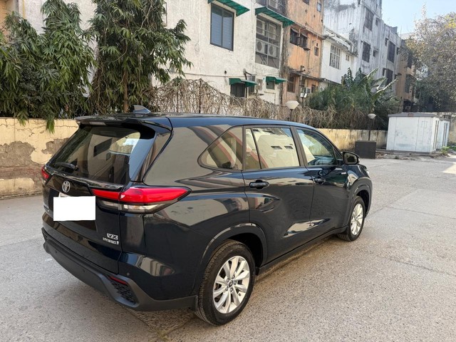 Second-hand 2024 Toyota Innova Hycross VX 7STR Hybrid for sale in New Delhi-2