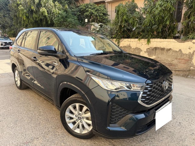Second-hand 2024 Toyota Innova Hycross VX 7STR Hybrid for sale in New Delhi-9