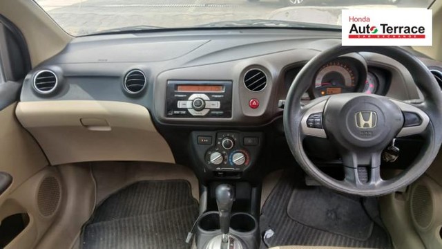 Honda Brio V AT Second-hand 2013 Honda Brio V AT for sale in Noida-7