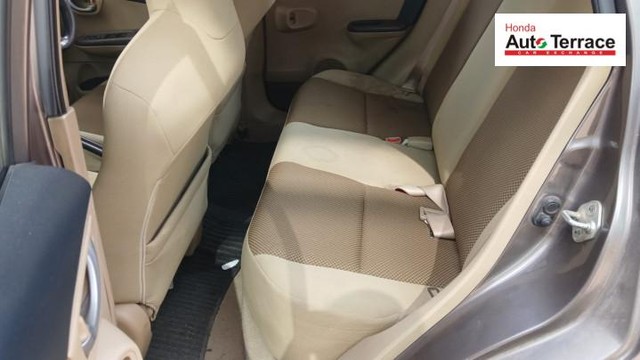Honda Brio V AT Second-hand 2013 Honda Brio V AT for sale in Noida-5