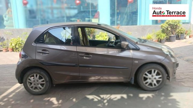 Honda Brio V AT Second-hand 2013 Honda Brio V AT for sale in Noida-1