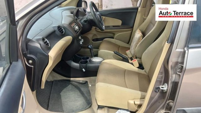 Honda Brio V AT Second-hand 2013 Honda Brio V AT for sale in Noida-4