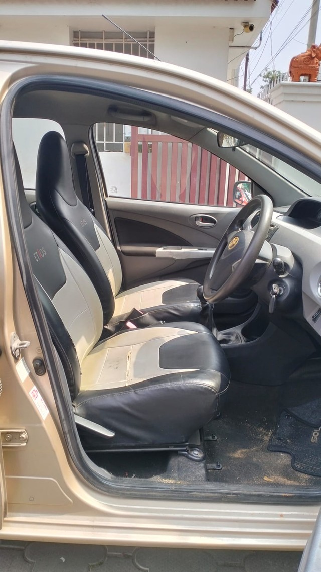 Second-hand 2011 Toyota Etios V for sale in Coimbatore-11