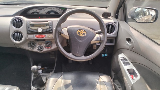 Second-hand 2011 Toyota Etios V for sale in Coimbatore-7