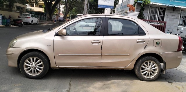Second-hand 2011 Toyota Etios V for sale in Coimbatore-12