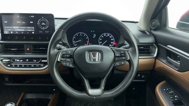 Second-hand 2023 Honda Elevate ZX Non RF for sale in Ahmedabad-36
