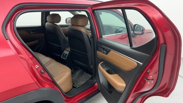 Second-hand 2023 Honda Elevate ZX Non RF for sale in Ahmedabad-25