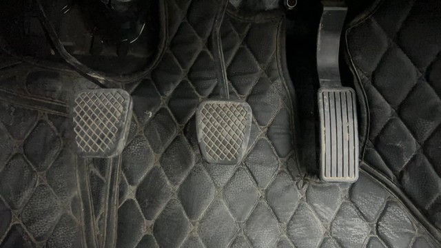 Second-hand 2023 Honda Elevate ZX Non RF for sale in Ahmedabad-14