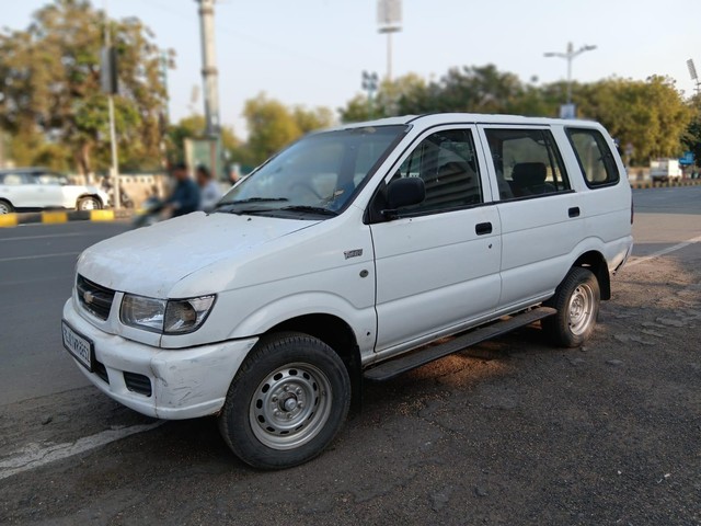 Chevrolet Tavera LS B3 - 10 seats BSIII Second-hand 2006 Chevrolet Tavera LS B3 - 10 seats BSIII for sale in Ahmedabad-13