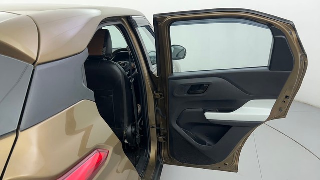 Second-hand 2024 Tata Punch Accomplished CNG for sale in Ahmedabad-32