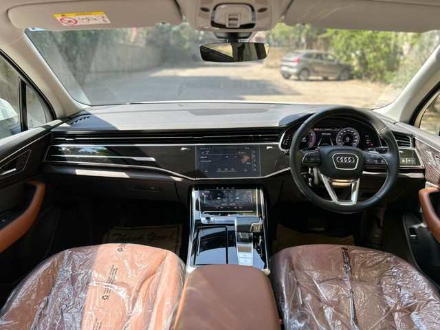 Second-hand 2025 Audi Q7 Premium Plus for sale in New Delhi-8