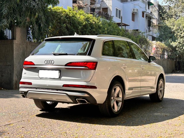 Second-hand 2025 Audi Q7 Premium Plus for sale in New Delhi-24