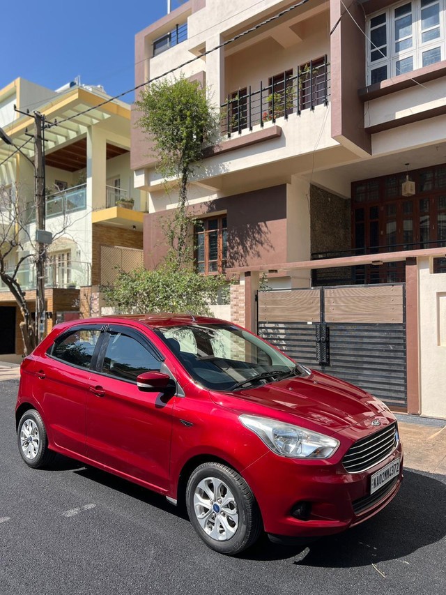 Second-hand 2017 Ford Figo 1.5P Titanium AT for sale in Bangalore-4
