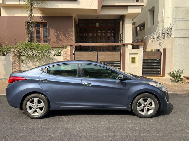 Second-hand 2013 Hyundai Elantra S for sale in Bangalore-1