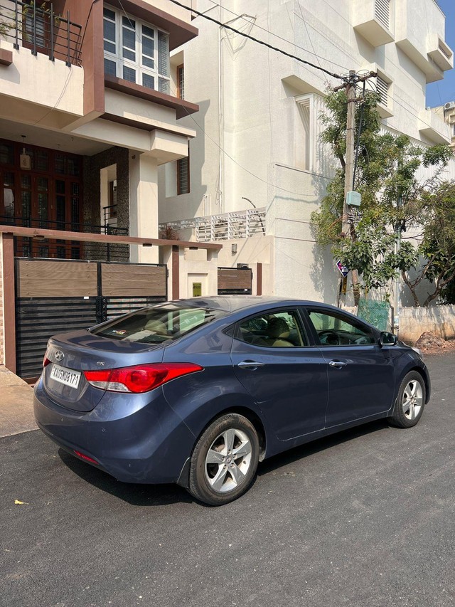 Second-hand 2013 Hyundai Elantra S for sale in Bangalore-7