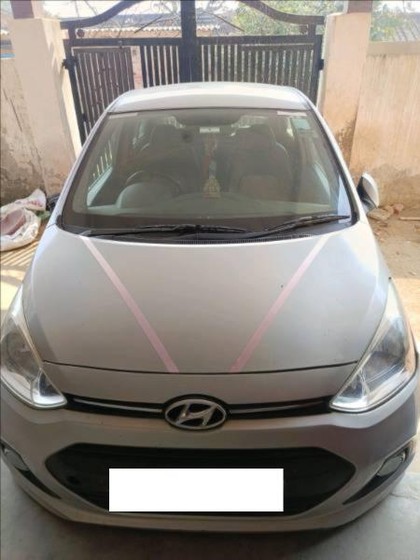 Second-hand 2016 Hyundai Grand i10 Magna for sale in Azamgarh