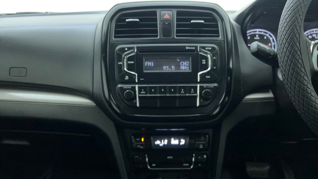 Second-hand 2019 Maruti Suzuki Vitara Brezza ZDi for sale in Ahmedabad-30