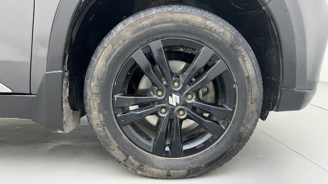 Second-hand 2019 Maruti Suzuki Vitara Brezza ZDi for sale in Ahmedabad-17