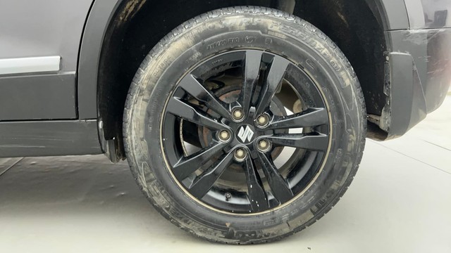 Second-hand 2019 Maruti Suzuki Vitara Brezza ZDi for sale in Ahmedabad-19