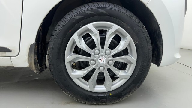 Second-hand 2019 Hyundai Santro Sportz CNG BSIV for sale in Ahmedabad-17