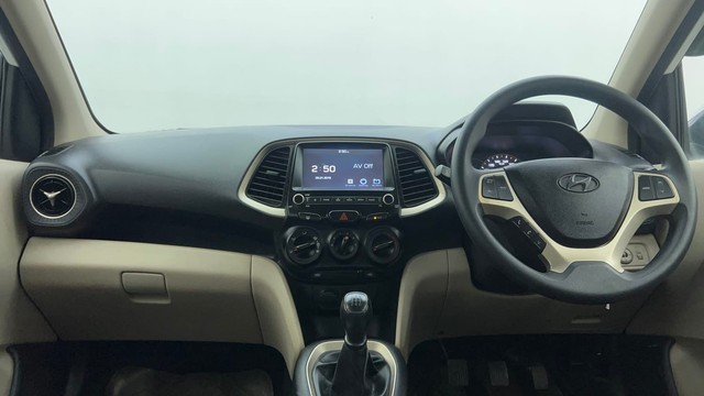 Second-hand 2019 Hyundai Santro Sportz CNG BSIV for sale in Ahmedabad-11