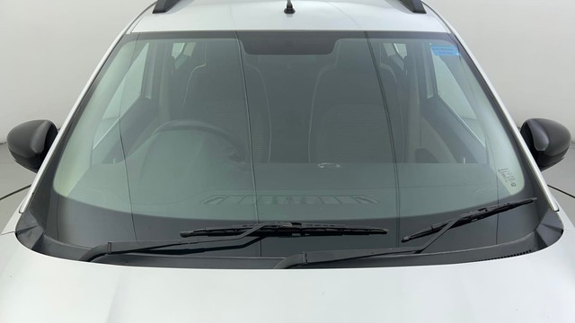 Second-hand 2023 Renault Triber RXZ for sale in Ahmedabad-10