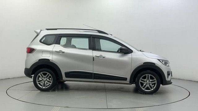 Second-hand 2023 Renault Triber RXZ for sale in Ahmedabad-2