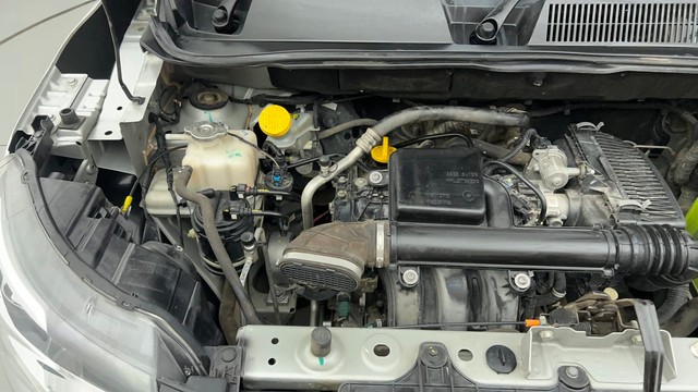 Second-hand 2023 Renault Triber RXZ for sale in Ahmedabad-32