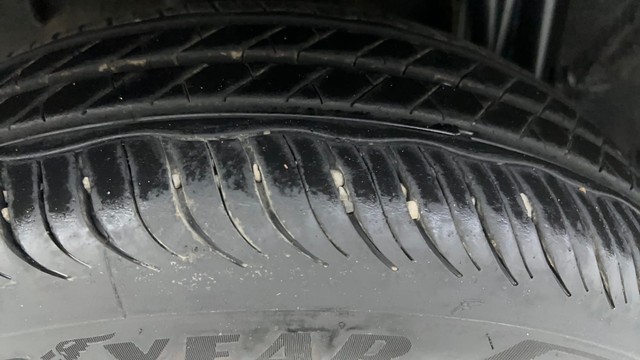 Second-hand 2023 Renault Triber RXZ for sale in Ahmedabad-36