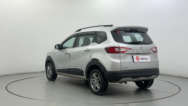 Second-hand 2023 Renault Triber RXZ for sale in Ahmedabad-5