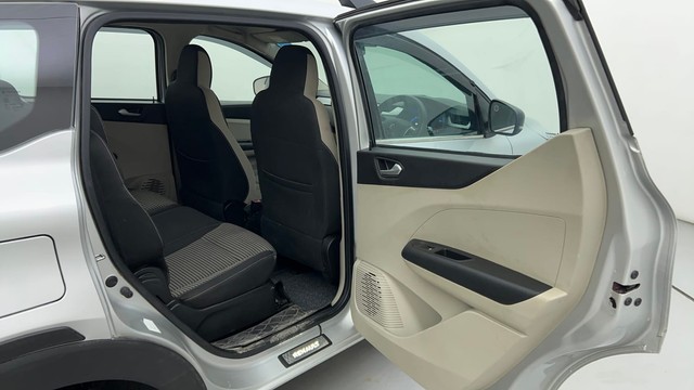 Second-hand 2023 Renault Triber RXZ for sale in Ahmedabad-29