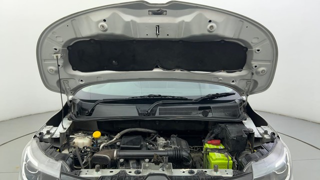 Second-hand 2023 Renault Triber RXZ for sale in Ahmedabad-8