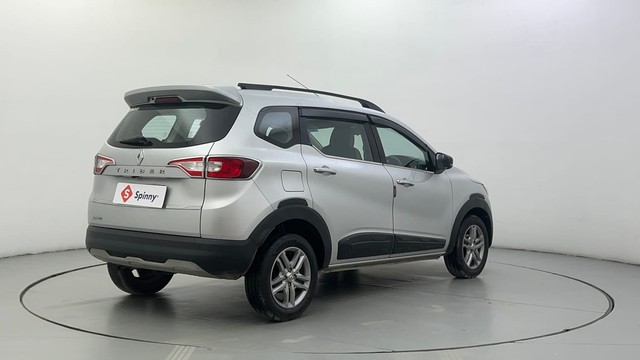 Second-hand 2023 Renault Triber RXZ for sale in Ahmedabad-3