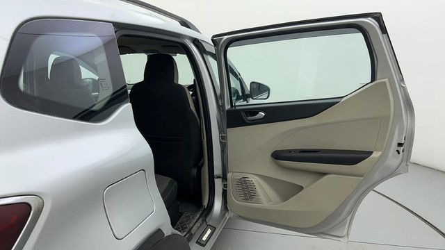 Second-hand 2023 Renault Triber RXZ for sale in Ahmedabad-26