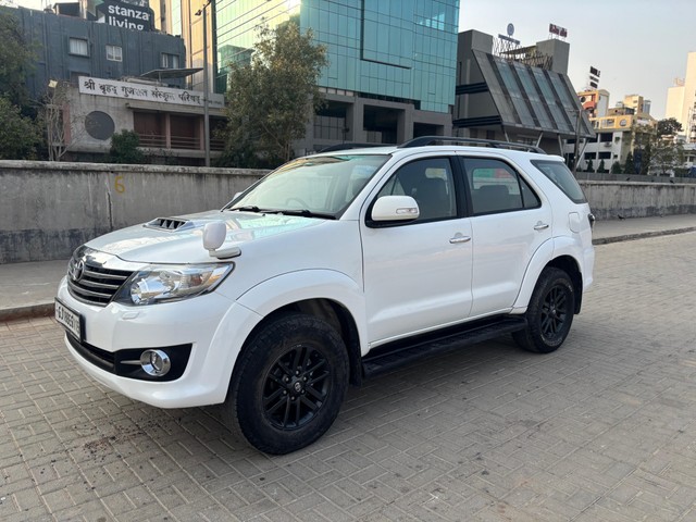 Second-hand 2016 Toyota Fortuner 4x4 AT for sale in Ahmedabad-17