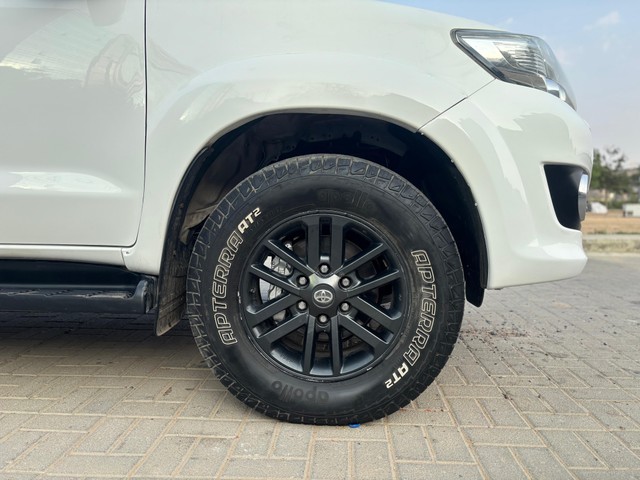 Second-hand 2016 Toyota Fortuner 4x4 AT for sale in Ahmedabad-5