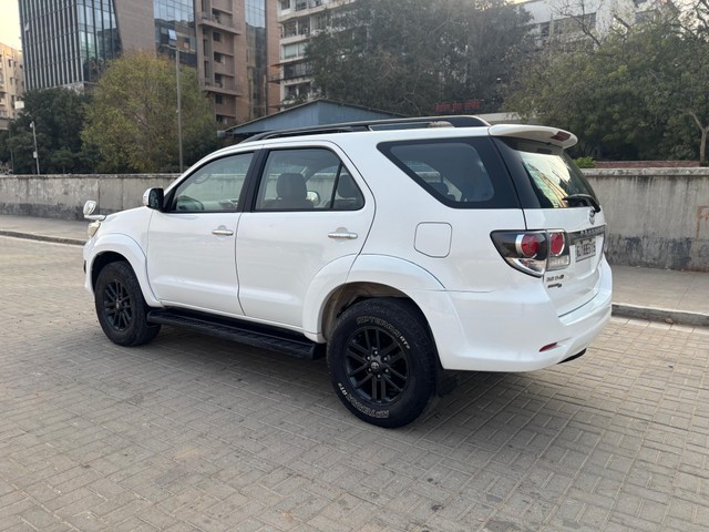 Second-hand 2016 Toyota Fortuner 4x4 AT for sale in Ahmedabad-18
