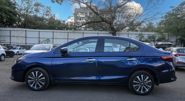 Second-hand 2024 Honda City ZX CVT for sale in Mumbai-3