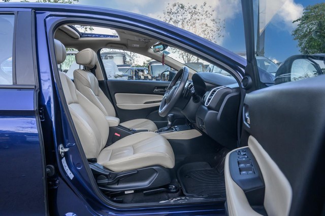 Second-hand 2024 Honda City ZX CVT for sale in Mumbai-6