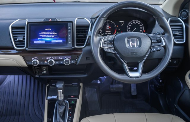 Second-hand 2024 Honda City ZX CVT for sale in Mumbai-8