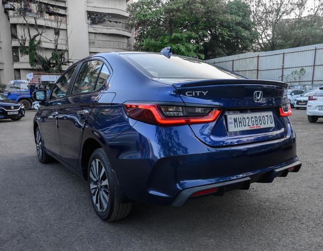 Second-hand 2024 Honda City ZX CVT for sale in Mumbai-16