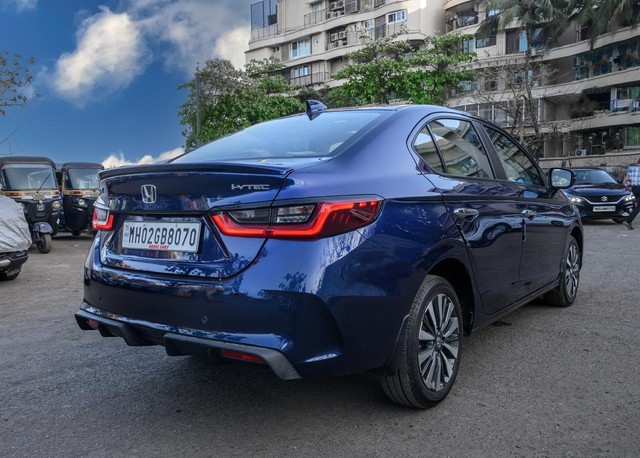 Second-hand 2024 Honda City ZX CVT for sale in Mumbai-15