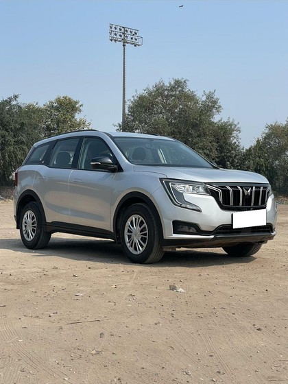 Second-hand 2022 Mahindra XUV700 MX Diesel BSVI for sale in New Delhi