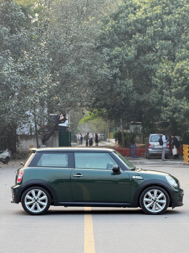 Second-hand 2014 Mini Cooper S for sale in New Delhi-1