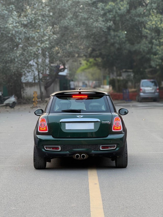 Second-hand 2014 Mini Cooper S for sale in New Delhi-2